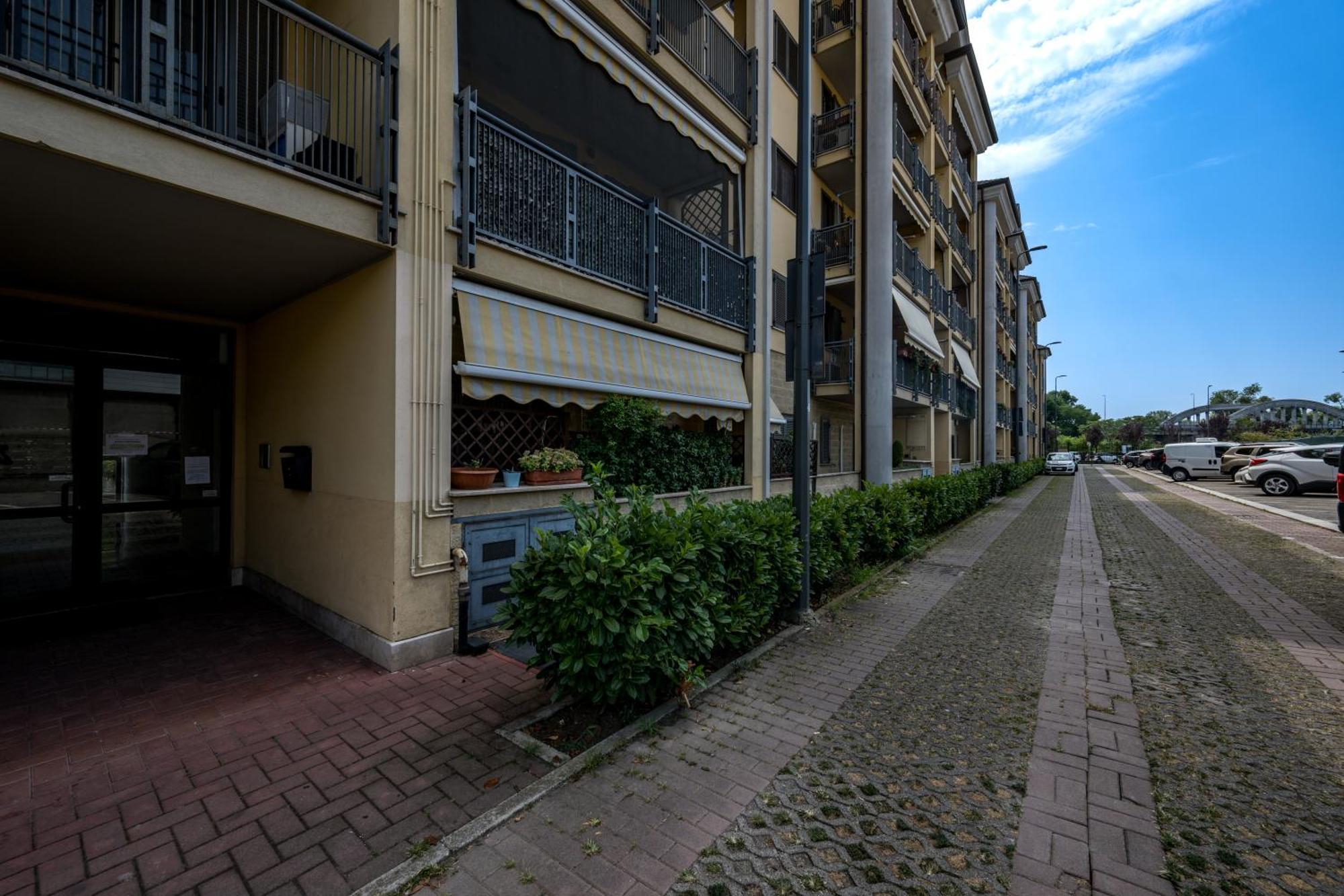 Cozy Suite Rogoredo Apartment Next To The Metro And Train Station Milan Exterior photo